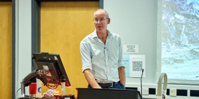 Prof. Jan Selby delivering his inaugural lecture