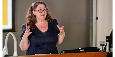 Photograph of Professor Louise Tracey delivering her Faculty Inaugural Lecture.